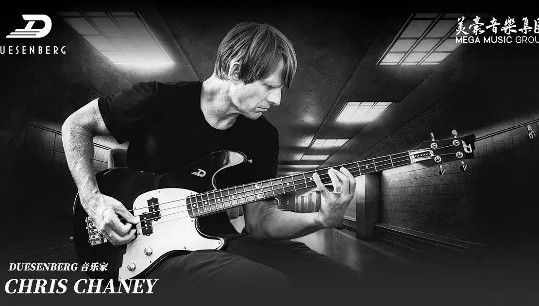 Chris Chaney 演出照（AC/DC 巡演贝斯手，Duesenberg Alliance Series Chris Chaney Bass 签名款使用者）