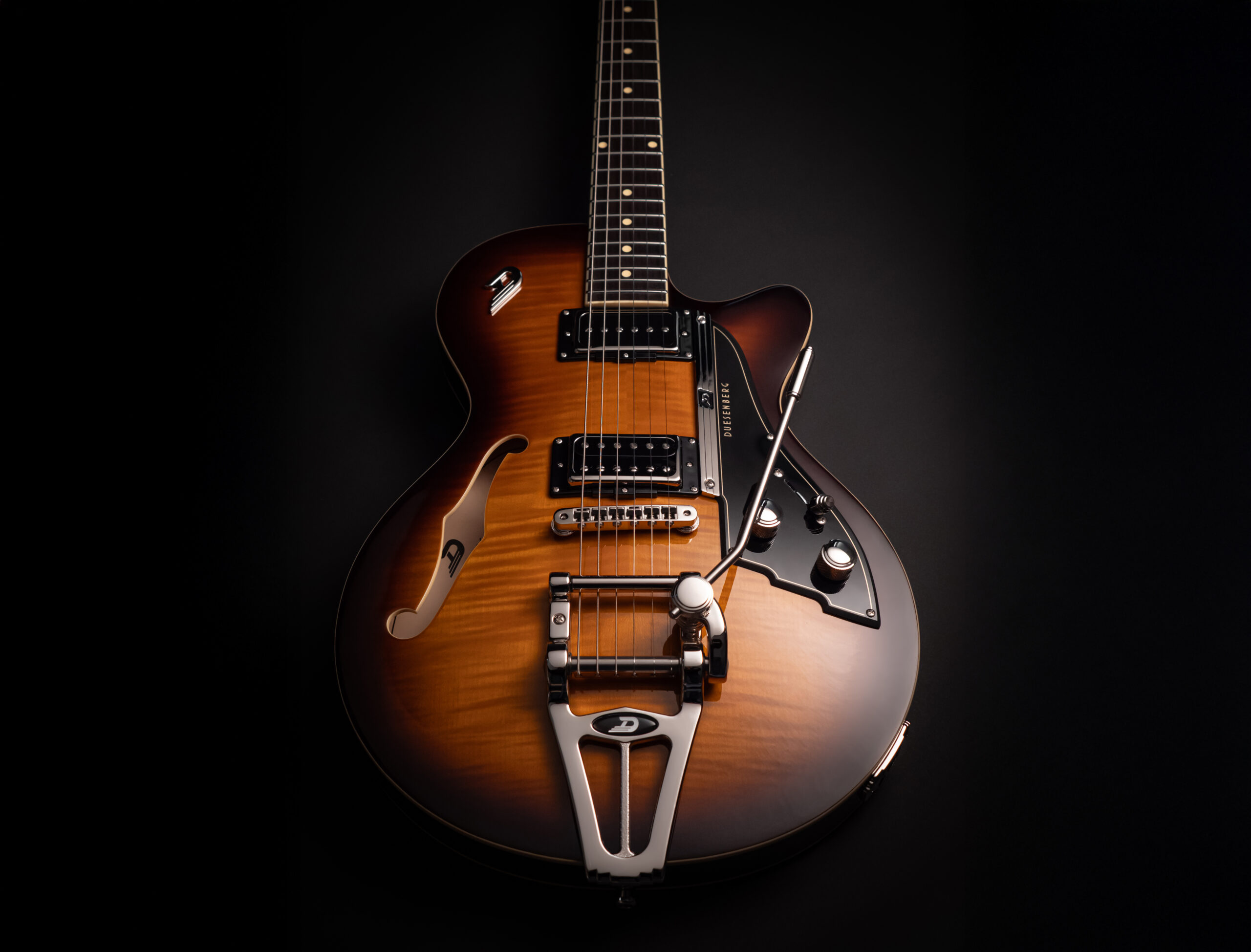 Duesenberg Starplayer TV 半空心电吉他 日落渐变配色