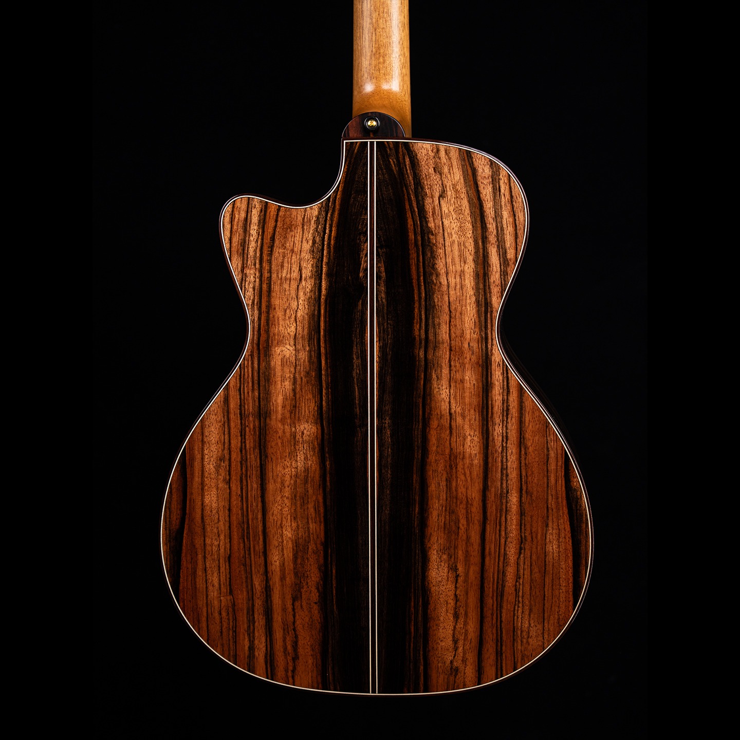 Lakewood 40 周年 M-48C 系列细节(望加锡黑檀 + 熊爪纹欧洲云杉)
