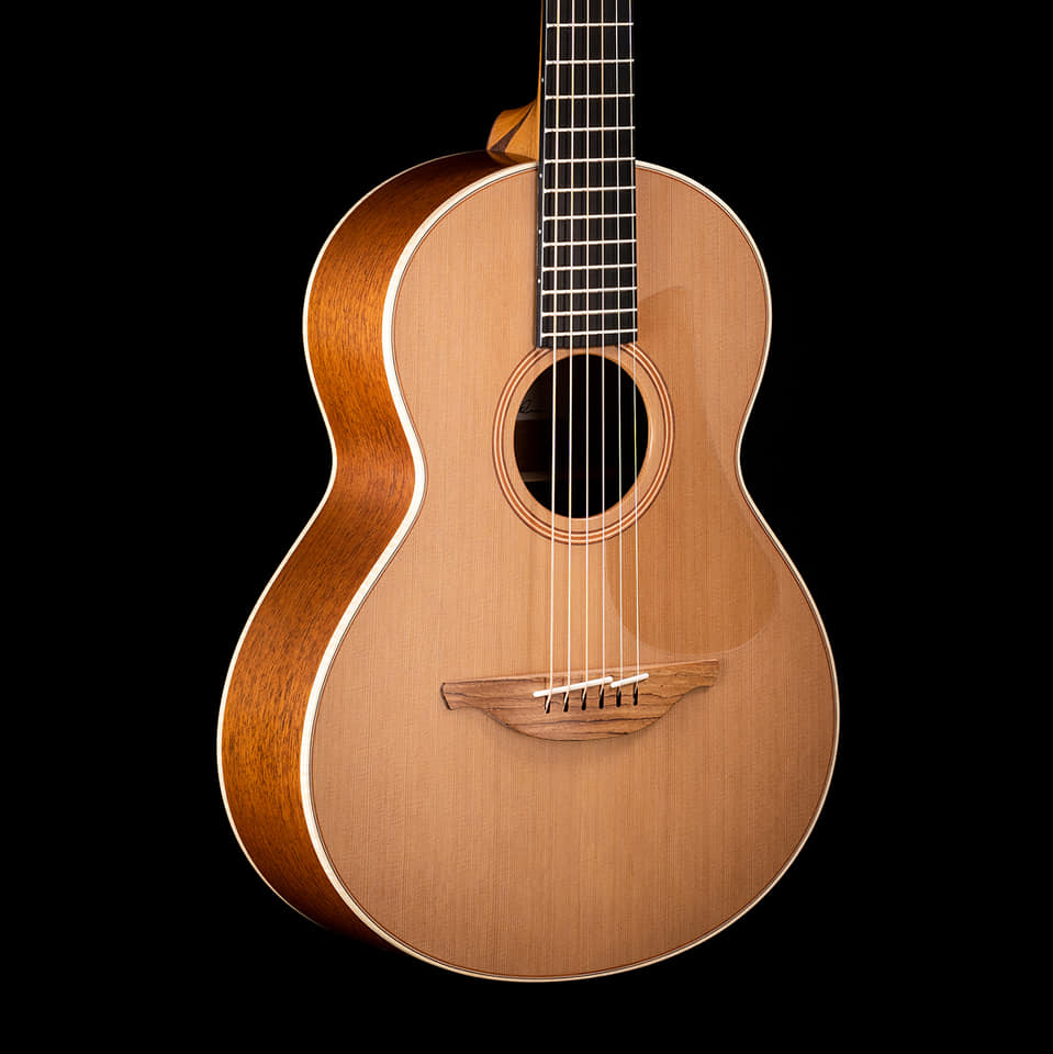 Lowden WL-22 红雪松面板配桃花心木背侧手工吉他
